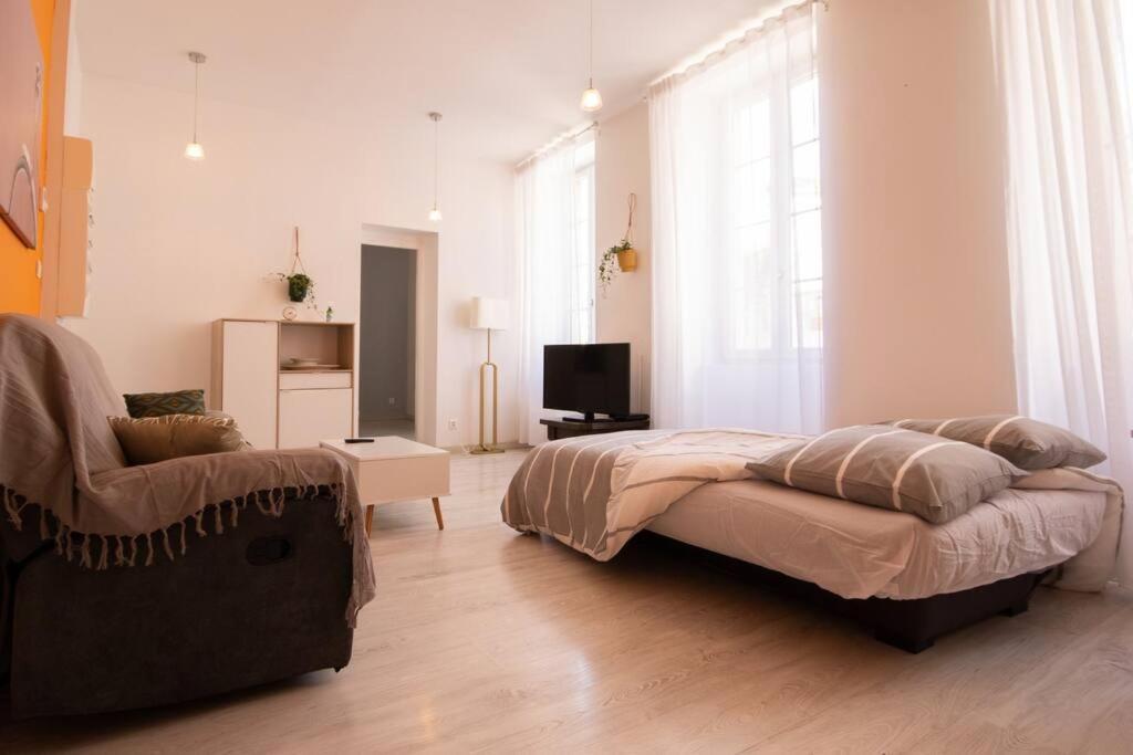 La Fontaine Neuve-Avallon-5 Personnes-1 Chambre-3 Lits-Parking-Wifi 외부 사진