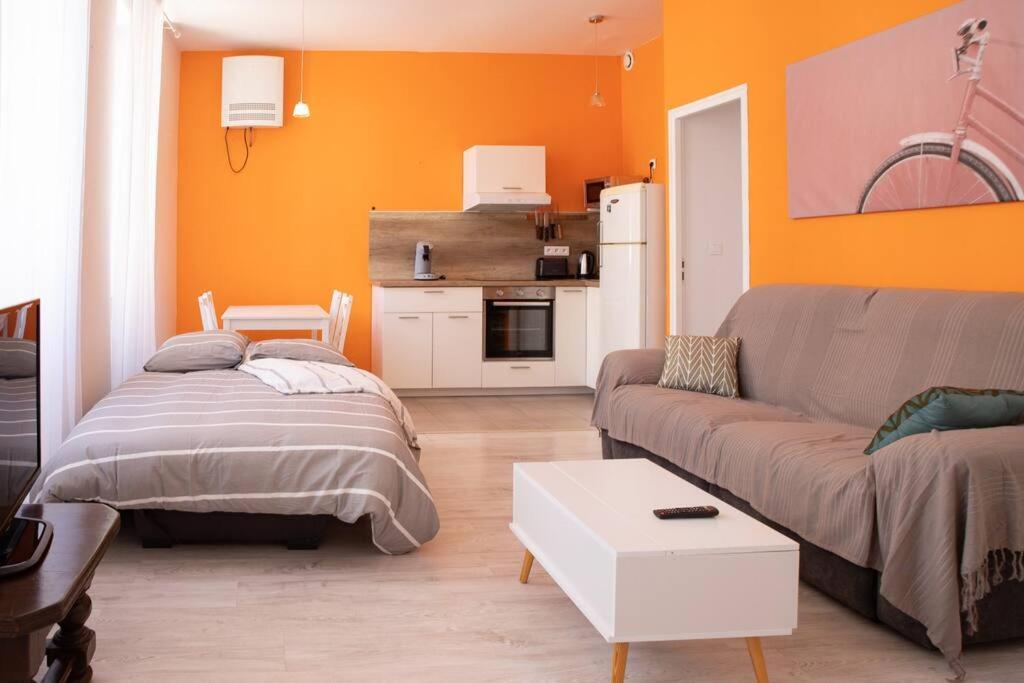 La Fontaine Neuve-Avallon-5 Personnes-1 Chambre-3 Lits-Parking-Wifi 외부 사진