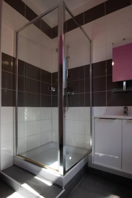 La Fontaine Neuve-Avallon-5 Personnes-1 Chambre-3 Lits-Parking-Wifi 외부 사진