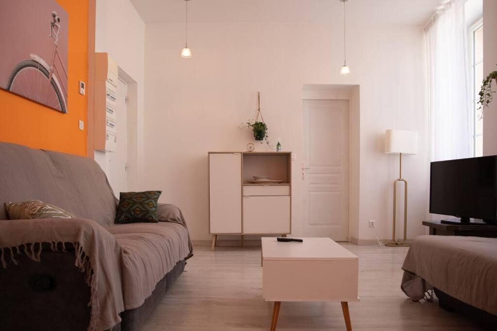 La Fontaine Neuve-Avallon-5 Personnes-1 Chambre-3 Lits-Parking-Wifi 외부 사진